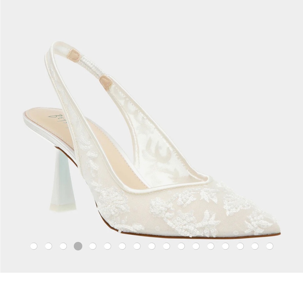 Betsy Johnson “Nikki” shoes in ivory size 8.5